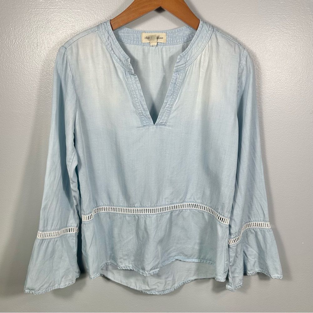 Cloth & Stone Anthropologie Light Blue Chambray Aria Bell Sleeve Henley Size XS